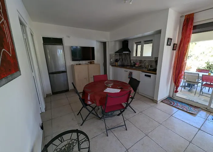 公寓 Calme Proche Toutes Activites, F3 Avec Parking, Jardin, Piscine, Wifi, Clim Dans Propriete Privee