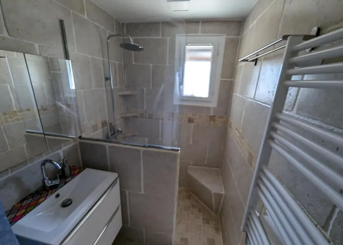 公寓 Calme Proche Toutes Activites, F3 Avec Parking, Jardin, Piscine, Wifi, Clim Dans Propriete Privee