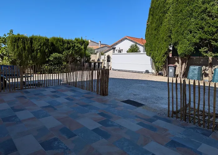 Calme Proche Toutes Activites, F3 Avec Parking, Jardin, Piscine, Wifi, Clim Dans Propriete Privee * 阿格德