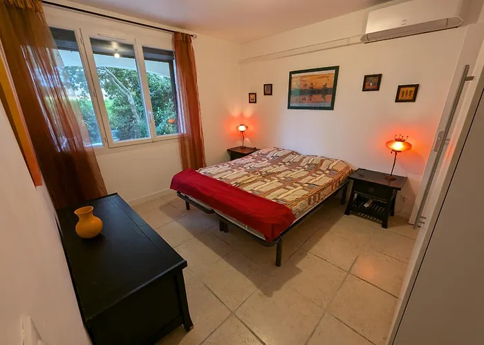 Calme Proche Toutes Activites, F3 Avec Parking, Jardin, Piscine, Wifi, Clim Dans Propriete Privee 公寓 *