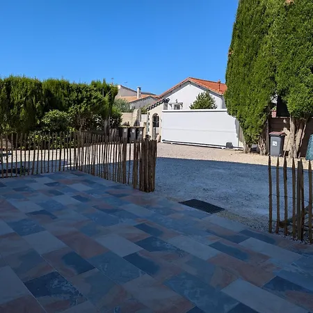Calme Proche Toutes Activites, F3 Avec Parking, Jardin, Piscine, Wifi, Clim Dans Propriete Privee * Agde