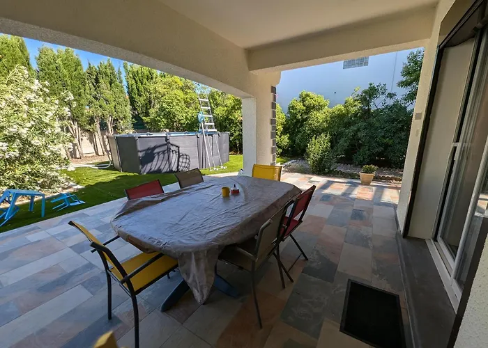 Calme Proche Toutes Activites, F3 Avec Parking, Jardin, Piscine, Wifi, Clim Dans Propriete Privee Agde