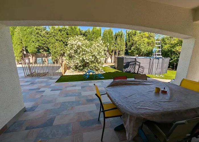 Calme Proche Toutes Activites, F3 Avec Parking, Jardin, Piscine, Wifi, Clim Dans Propriete Privee Daire