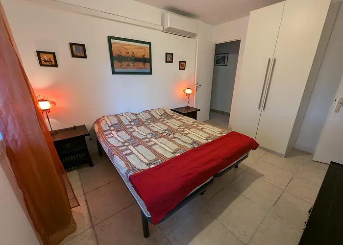 Calme Proche Toutes Activites, F3 Avec Parking, Jardin, Piscine, Wifi, Clim Dans Propriete Privee Daire *
